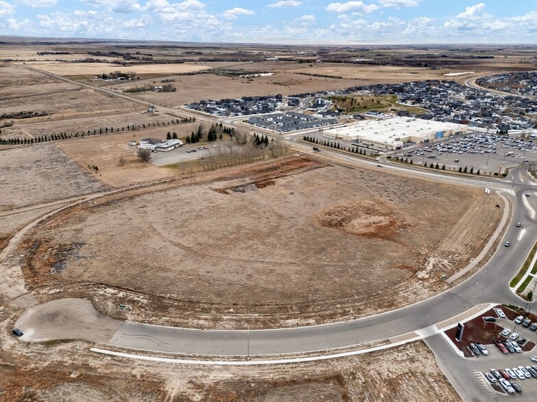 3010 Strachan Rd SE, Medicine Hat, AB for lease - Building Photo - Image 2 of 4