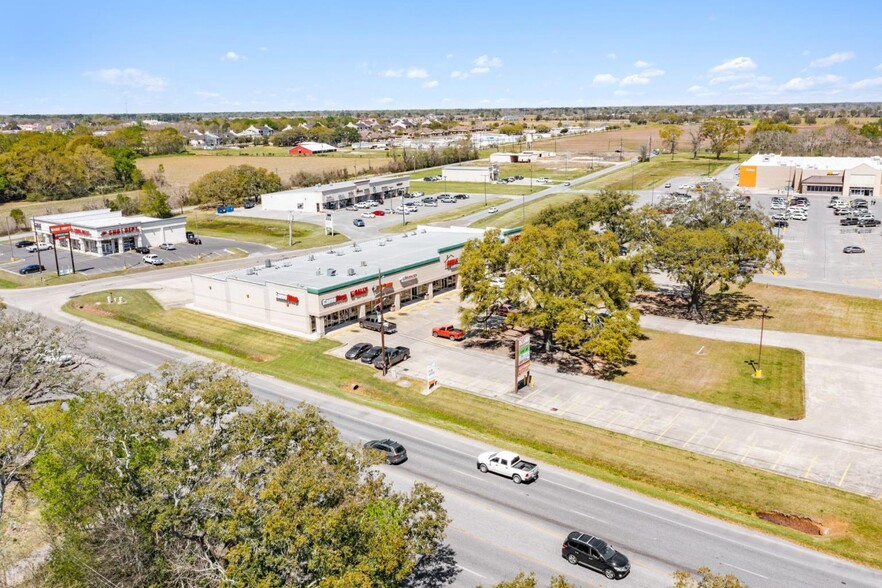 3001 Veterans Memorial Dr, Abbeville, LA for lease - Building Photo - Image 3 of 7