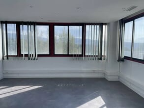 Office in La Ciotat for sale Interior Photo- Image 1 of 4