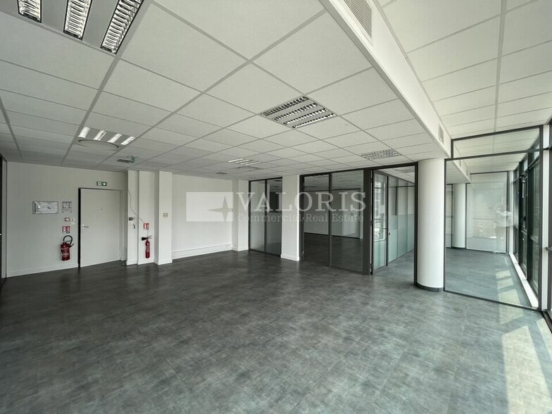 32 Rue Victor Lagrange, Lyon for lease - Interior Photo - Image 3 of 13
