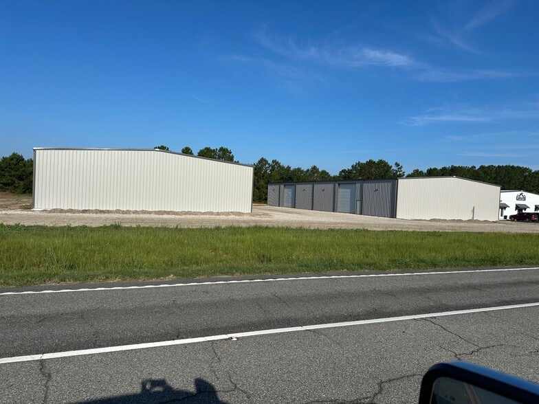 3304 Hutchinson Ave, Adel, GA for lease - Building Photo - Image 1 of 11