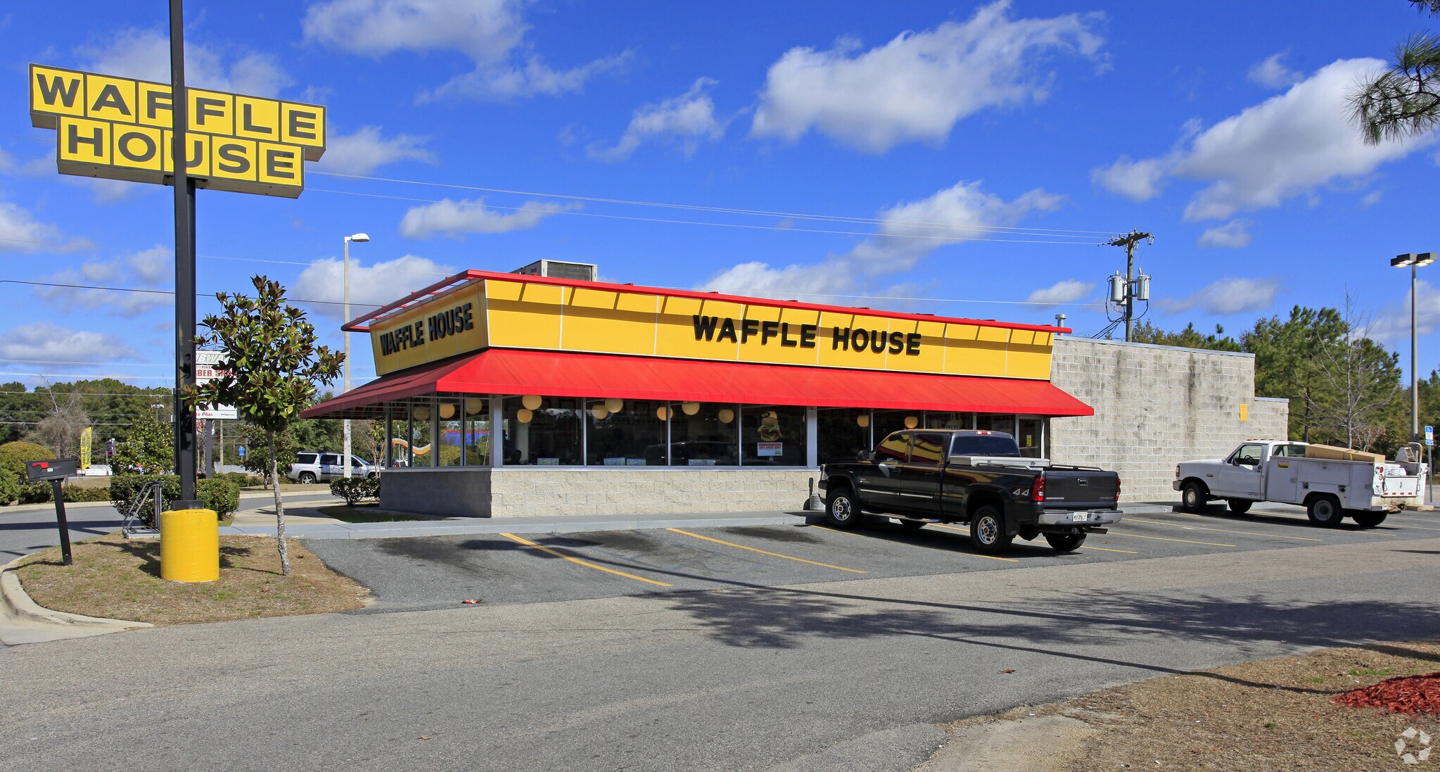 5032 Capital Cir SW, Tallahassee, FL 32305 Forest Village Shopping