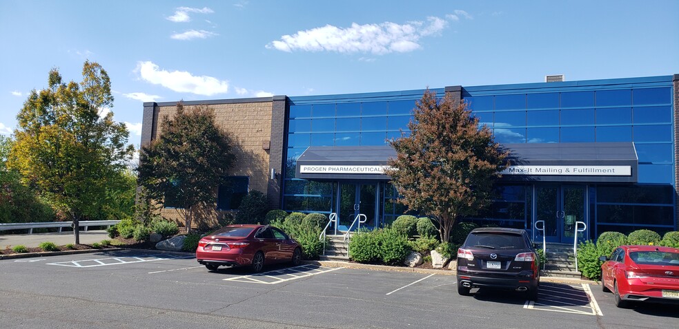 3005 Hadley Rd, South Plainfield, NJ for lease - Building Photo - Image 1 of 4