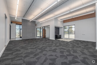 14527 S San Pedro St, Gardena, CA for lease Interior Photo- Image 2 of 14
