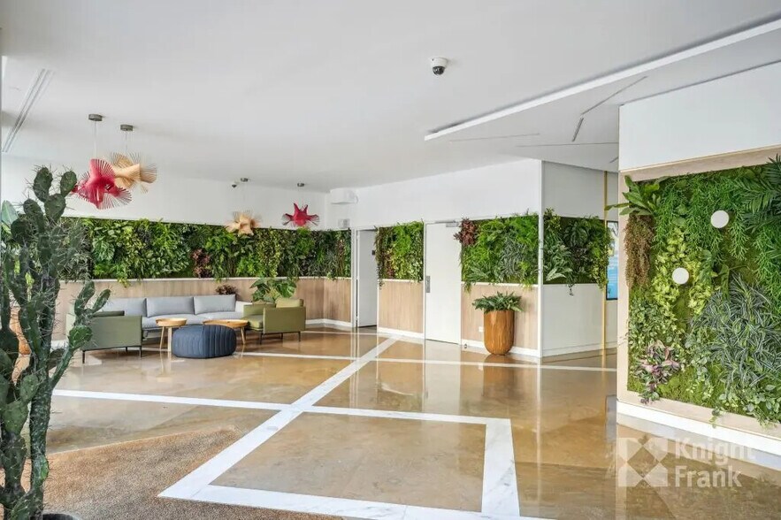 1 Place Victor Hugo, Courbevoie for lease - Building Photo - Image 2 of 16