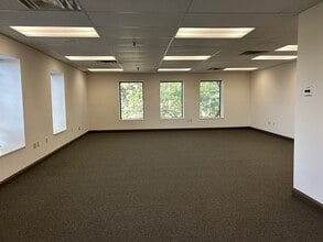 120 W 7th St, Bloomington, IN for lease Interior Photo- Image 1 of 14