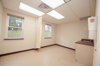 80 W Welsh Pool Rd, Exton, PA for lease Interior Photo- Image 2 of 3