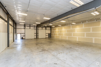 520 Blue Heron Dr, Lincoln, NE for lease Building Photo- Image 2 of 5