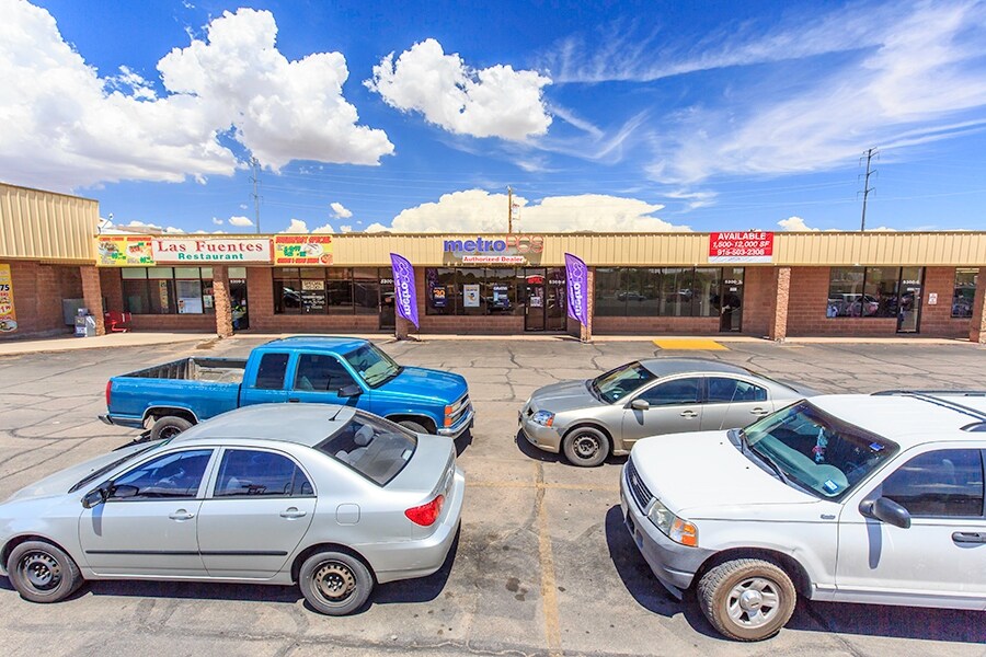 5300 Doniphan Dr, El Paso, TX 79932