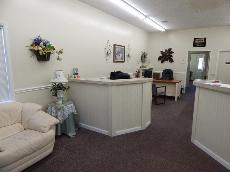 709 Miles Jamison Rd Summerville Sc 29485 Auto Repair Property 8 800 Sf Retail Building Offered At 725 000 In Summerville Sc