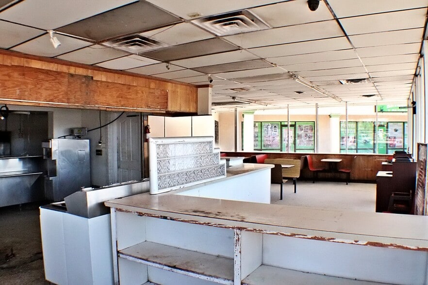 7595 North Loop Dr, El Paso, TX for lease - Building Photo - Image 2 of 6