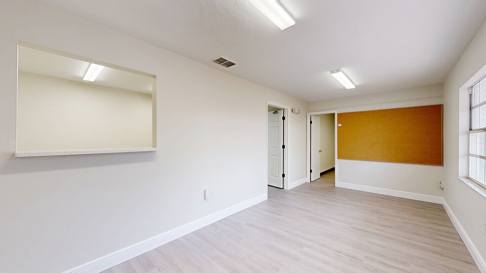 5622 Marine Pky, New Port Richey, FL for lease - Matterport 3D Scan - Image 2 of 8