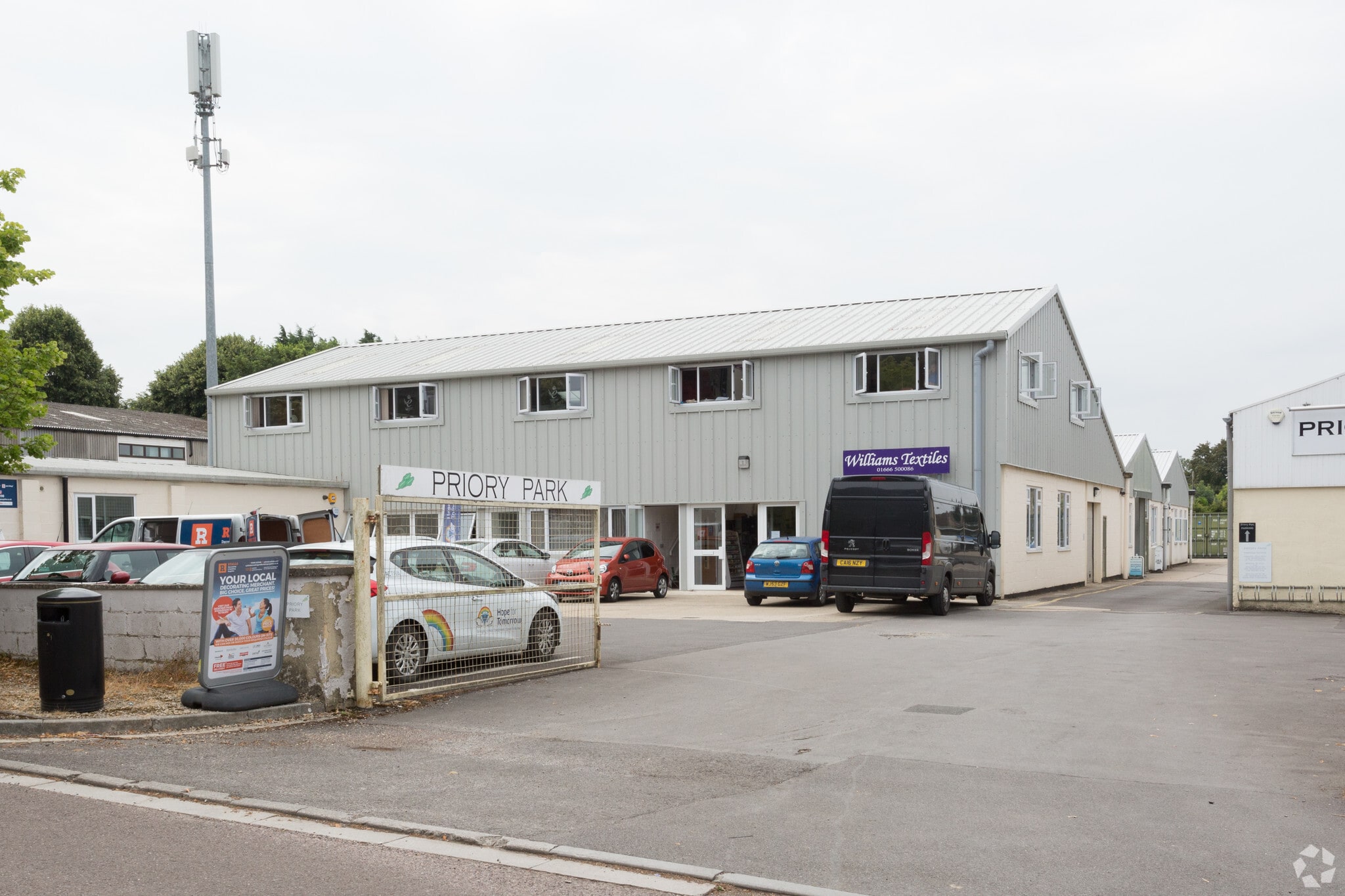 London Rd, Tetbury for lease Primary Photo- Image 1 of 8