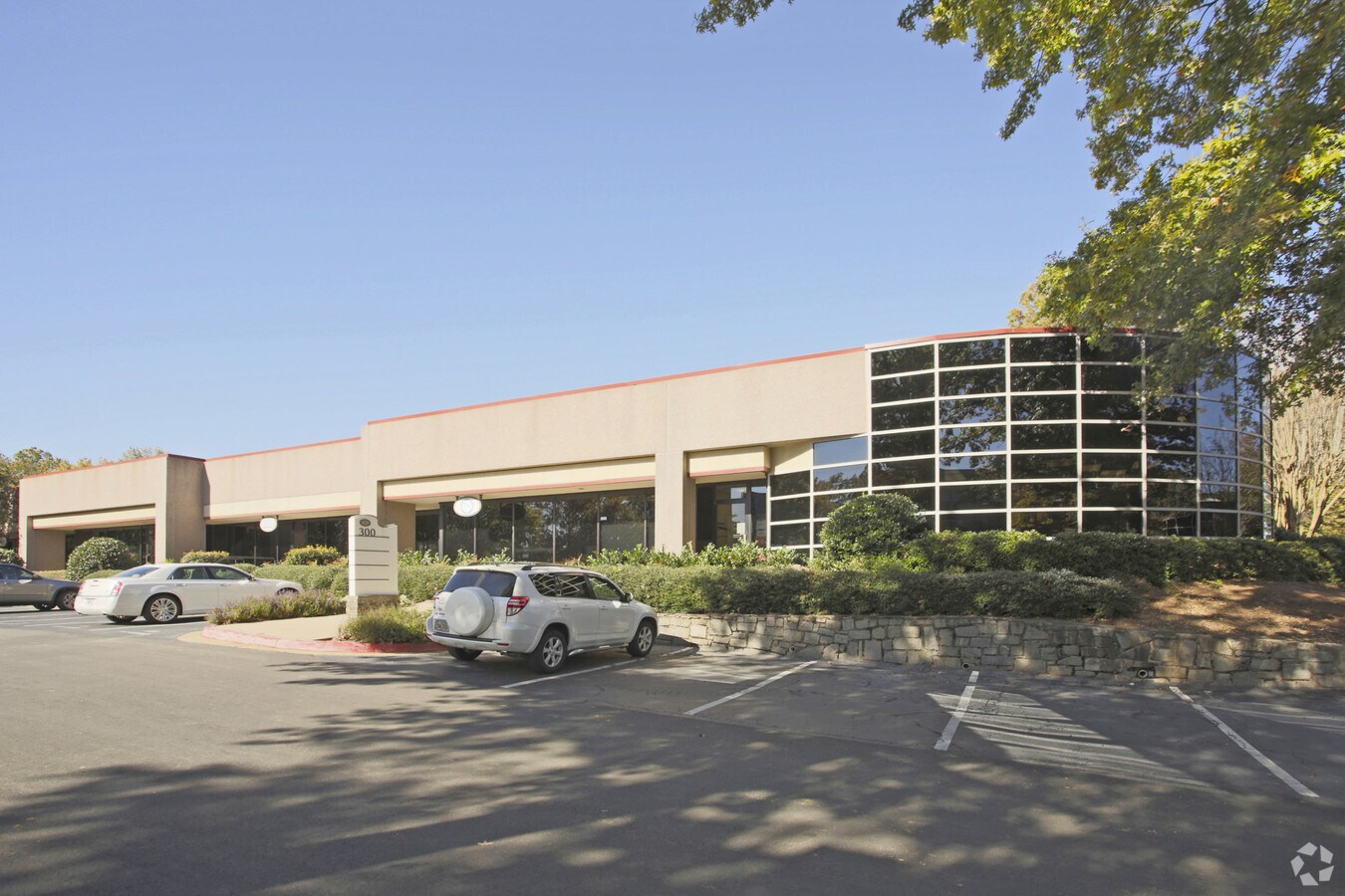 7840 Roswell Rd, Sandy Springs, GA 30350