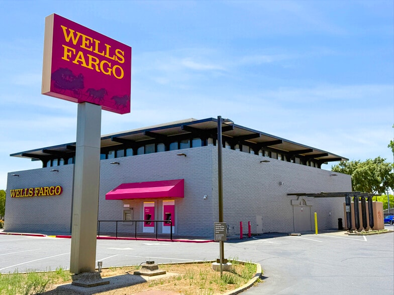 5660 Freeport Blvd, Sacramento, CA for sale - Building Photo - Image 2 of 15