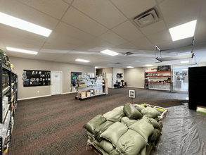 3980 W Wedington Dr, Fayetteville, AR for lease Interior Photo- Image 2 of 5