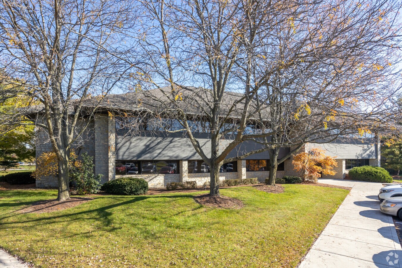 5890 Sawmill Rd, Dublin, OH 43017