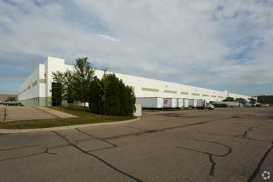 27651 Hildebrandt Rd, Romulus, MI for lease - Building Photo - Image 3 of 4