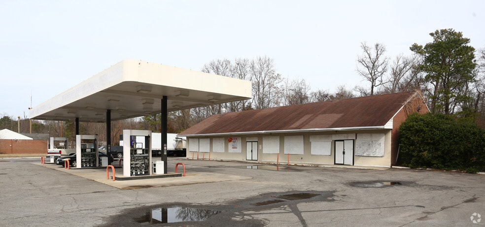 2000 E Hundred Rd, Chester, VA for sale - Primary Photo - Image 1 of 1