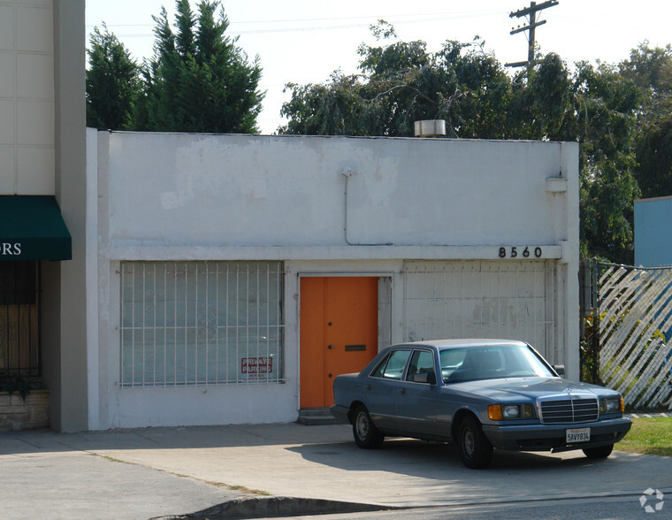 8560 Venice Blvd, Los Angeles, CA for lease - Building Photo - Image 2 of 15