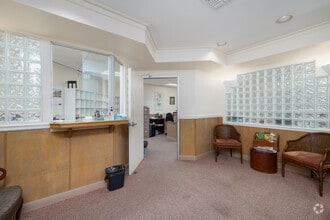 1125 S Beverly Dr, Los Angeles, CA for lease Interior Photo- Image 2 of 2