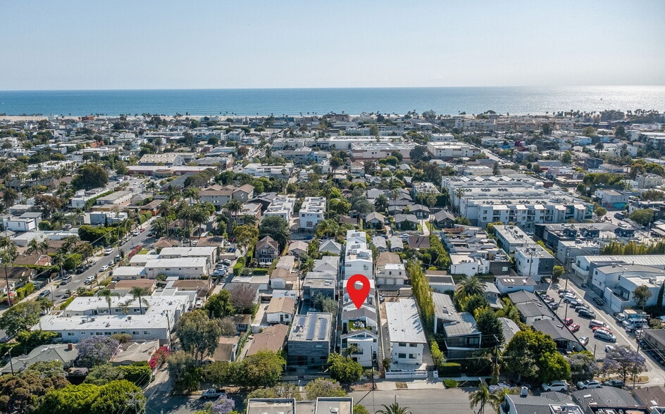 337 6th Ave, Venice, CA for sale - Building Photo - Image 2 of 15