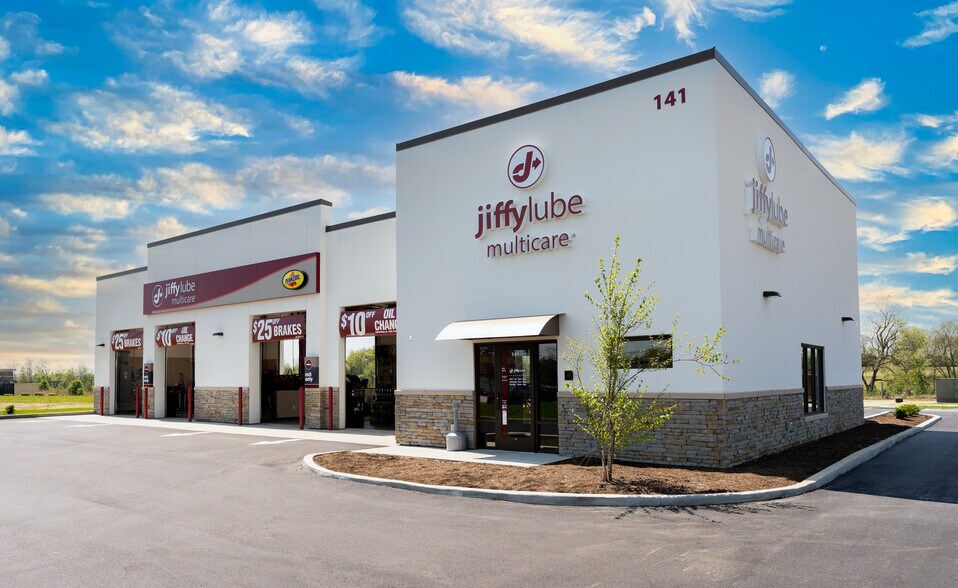 2119 Geneva St, Delavan, WI for sale - Building Photo - Image 1 of 1