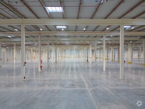 Calle Arqueología, Illescas, Toledo for lease Interior Photo- Image 1 of 2