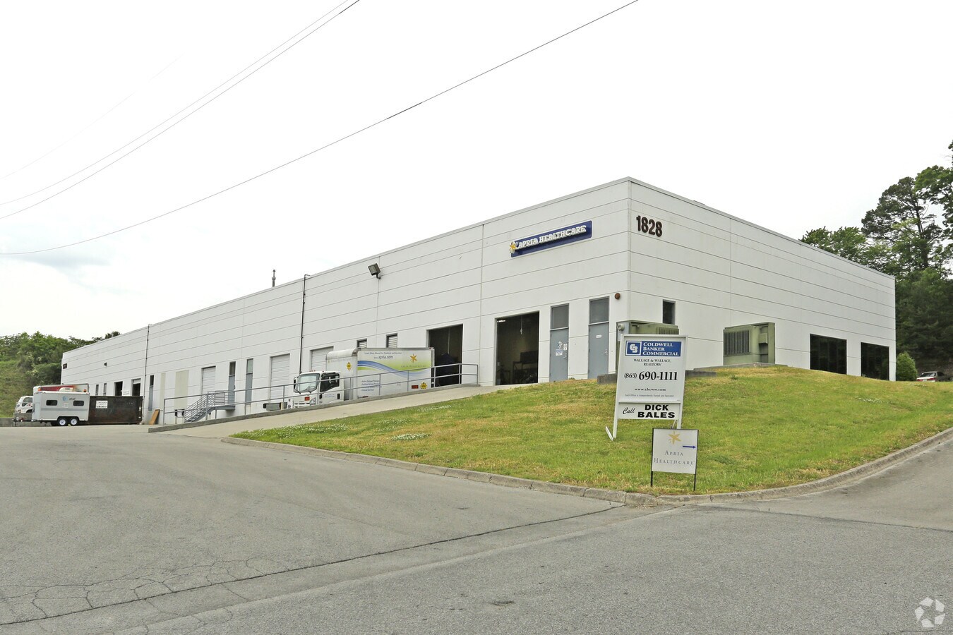 1828 Midpark Rd, Knoxville, TN 37921