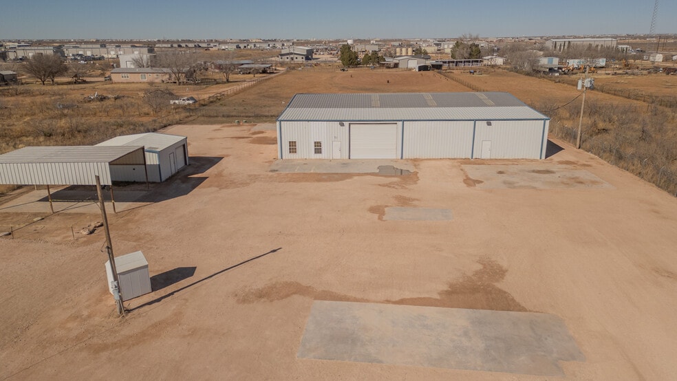 9604 W County Road 152, Midland, TX for lease - Building Photo - Image 2 of 25