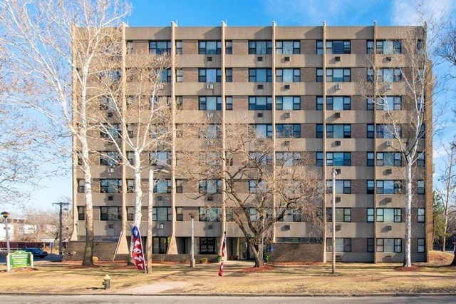 1600-1610 N Kingshighway Blvd, Saint Louis, MO for sale - Building Photo - Image 3 of 8