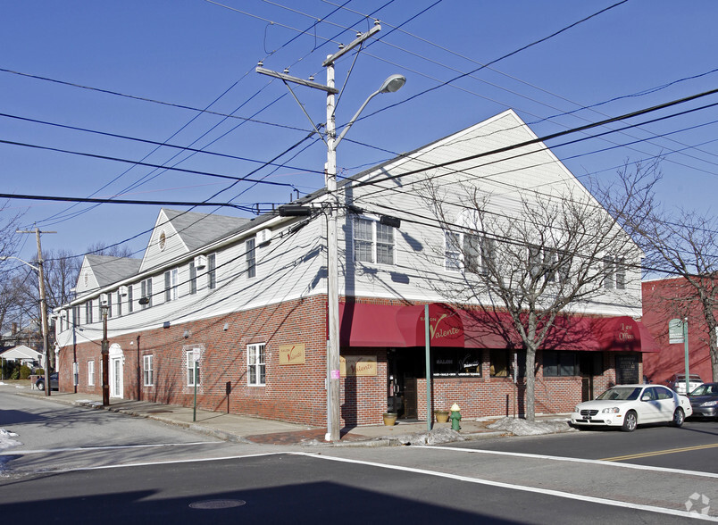 77 Rolfe Sq, Cranston, RI for lease - Building Photo - Image 3 of 7