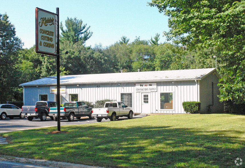 22 Danville Rd, Plaistow, NH for lease - Primary Photo - Image 1 of 2