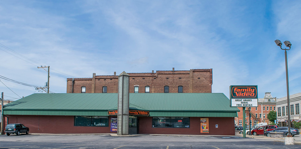 53 E Market St, Wabash, IN for lease - Building Photo - Image 3 of 8