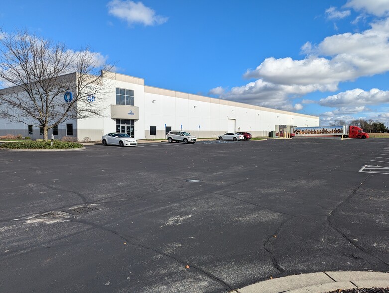 1207 E Northfield Dr, Brownsburg, IN for lease - Building Photo - Image 1 of 4