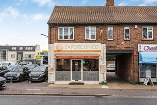 108 Turners Hl, Cheshunt HRT - Retail Space