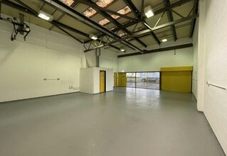 1-17 Kembrey Park, Swindon for lease Interior Photo- Image 1 of 1