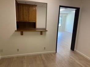 24303 Walnut St, Santa Clarita, CA for lease Interior Photo- Image 1 of 37