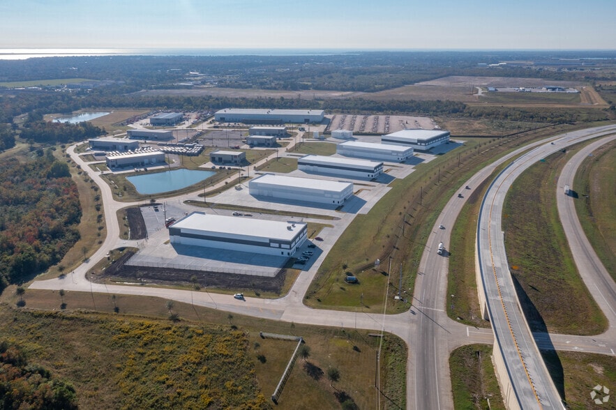 8223 Parkside Ave, Baytown, TX for lease - Aerial - Image 2 of 11