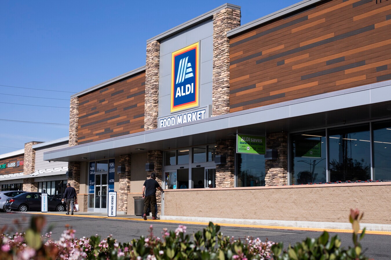 17120 Magnolia St, Fountain Valley, CA 92708 Warner Marketplace