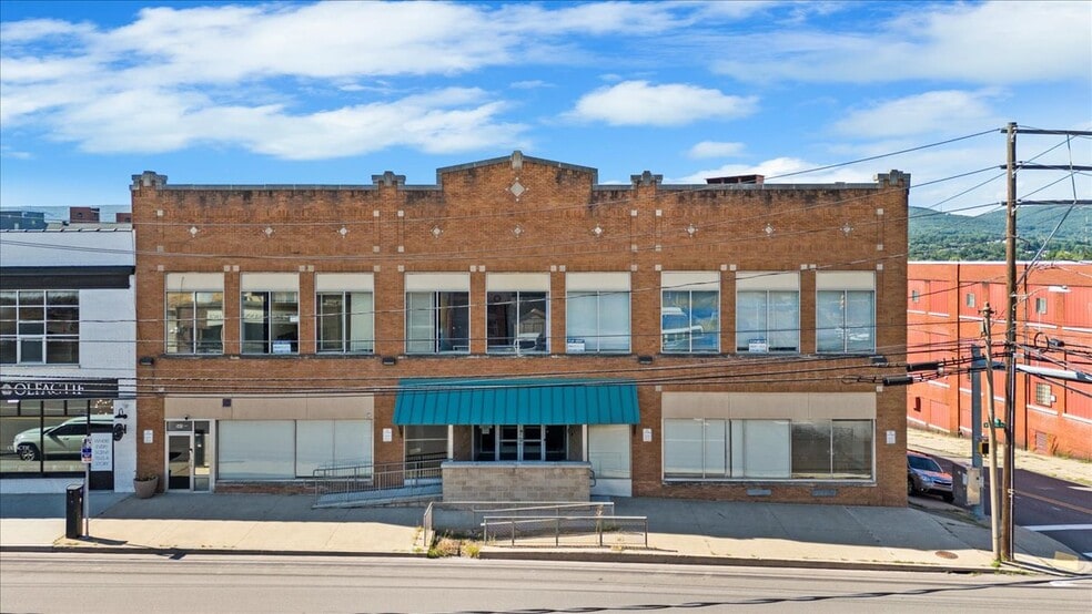 541 Wyoming Ave, Scranton, PA for lease - Building Photo - Image 1 of 55