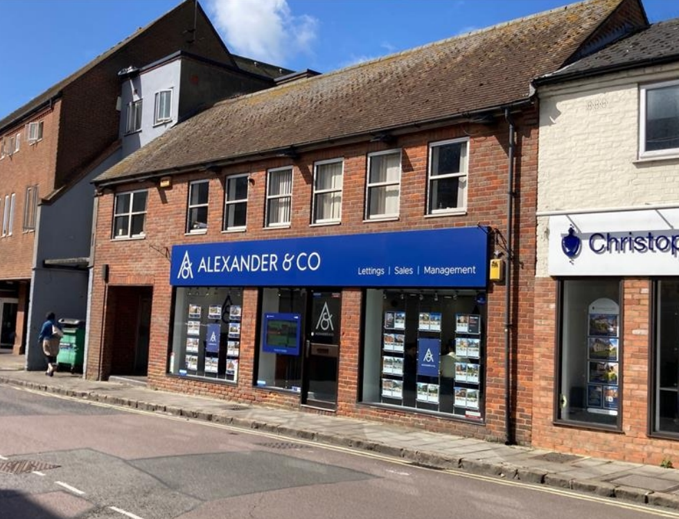 8 Buckingham St, Aylesbury for lease Primary Photo- Image 1 of 2