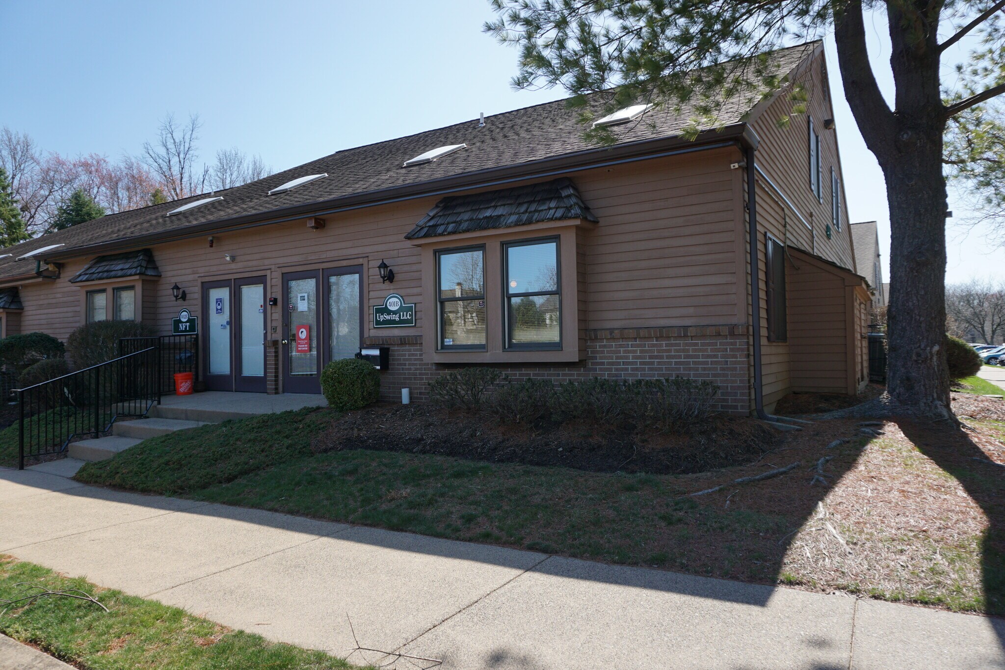 1609 Woodbourne Rd, Levittown, PA for sale Primary Photo- Image 1 of 1