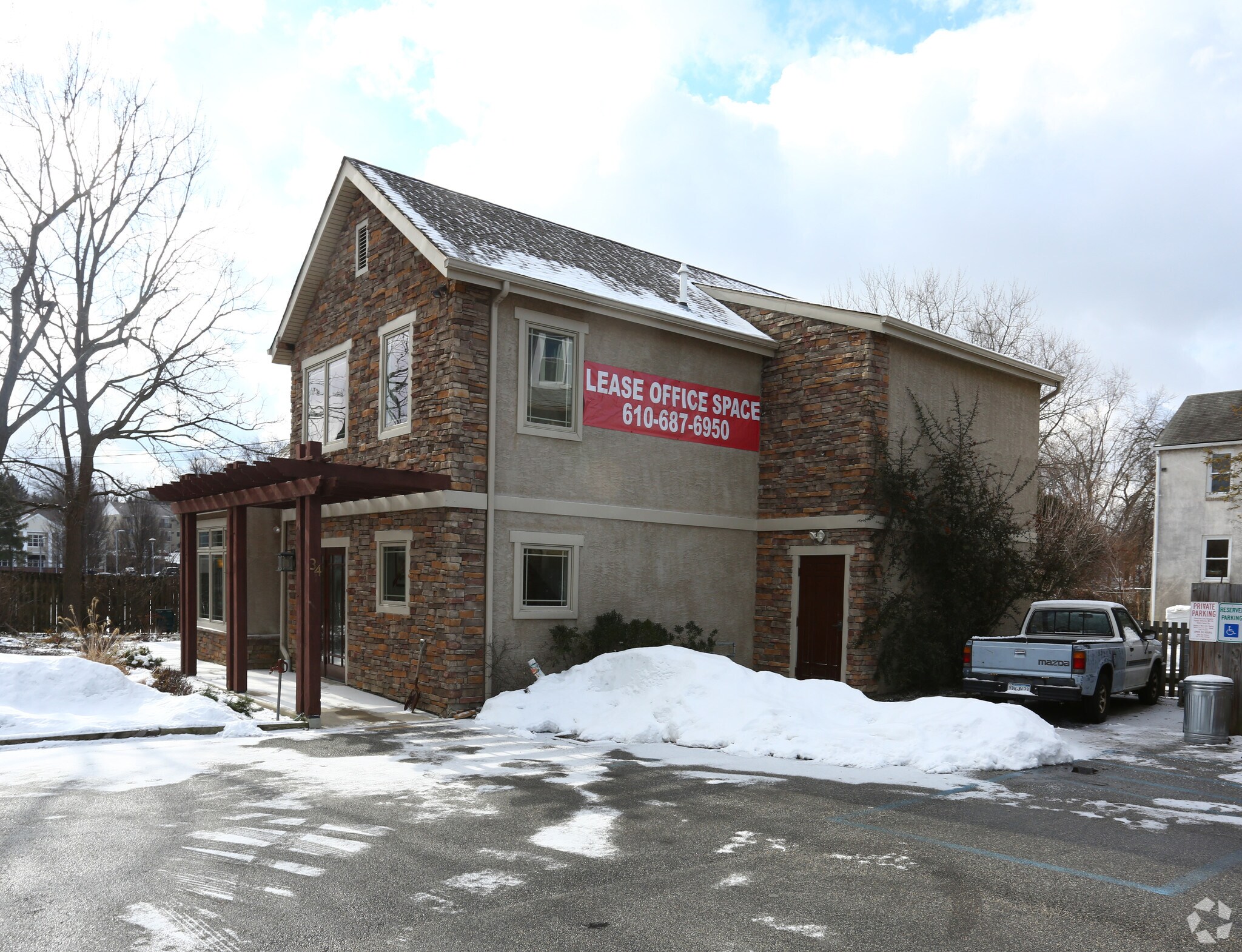 34 Berkeley Rd, Devon, PA for sale Primary Photo- Image 1 of 1