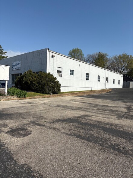 512 Clark St, Saint Charles, MO for sale - Building Photo - Image 2 of 4