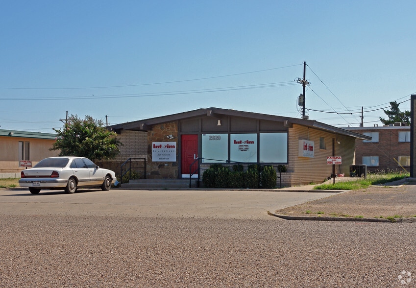 2620 Yonkers St, Plainview, TX for lease - Primary Photo - Image 1 of 50