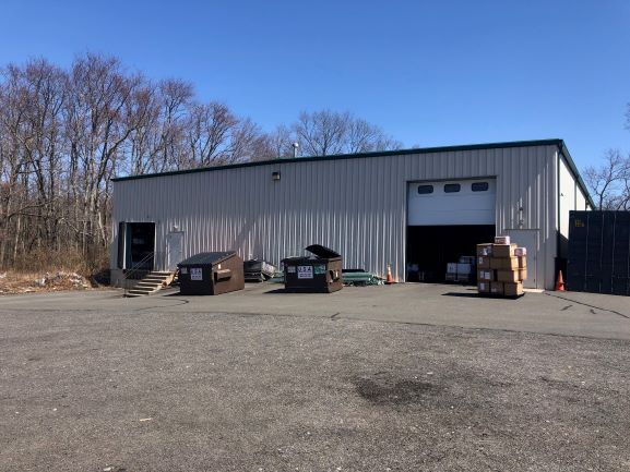 325 Riggs St, Oxford, CT for lease - Building Photo - Image 2 of 6