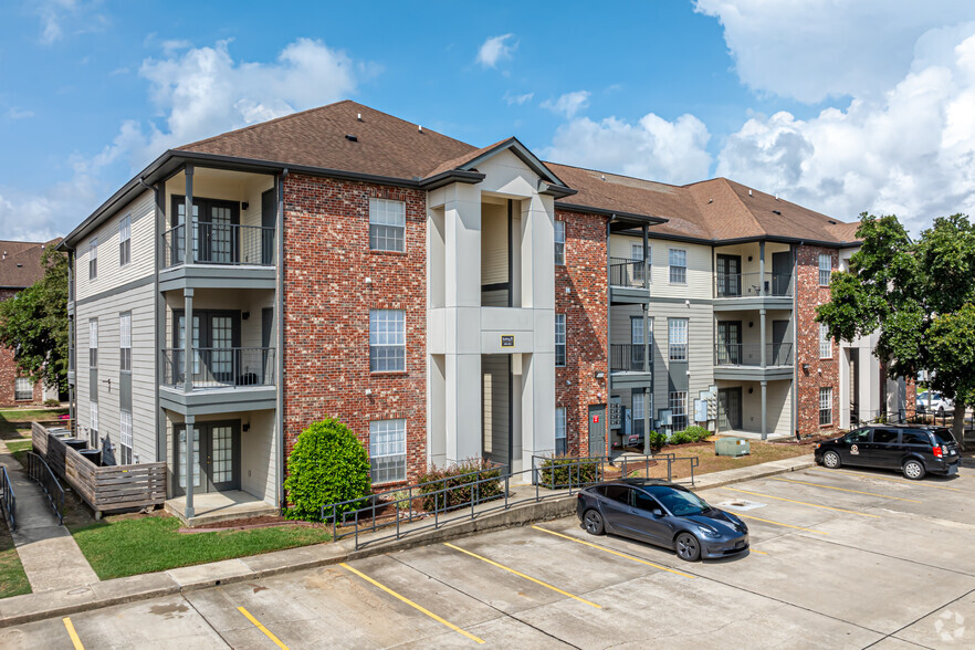 5010 Mancuso Ln, Baton Rouge, LA for sale - Primary Photo - Image 1 of 1