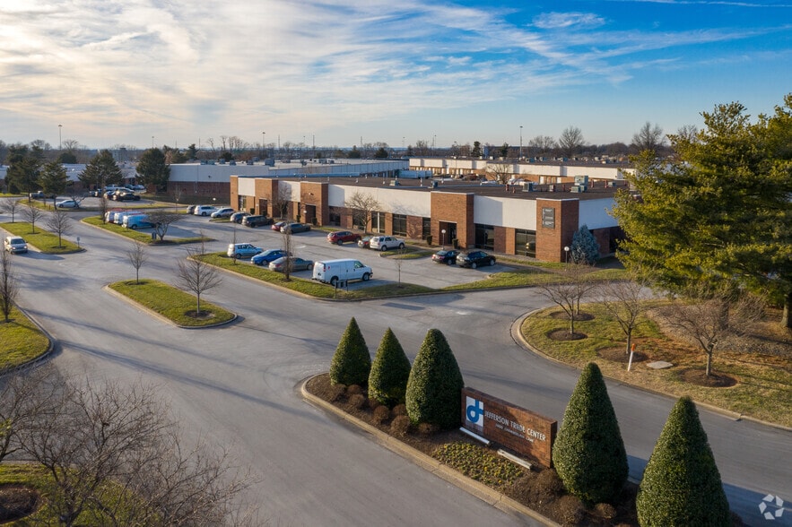 3600 Chamberlain Ln, Louisville, KY for lease - Primary Photo - Image 1 of 22