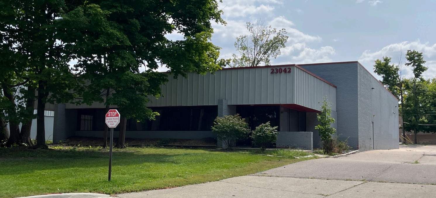 23042 Commerce Dr, Farmington Hills, MI for lease Building Photo- Image 1 of 3